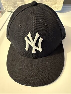 New Era Black 59FIFTY Low Profile Fitted Cap